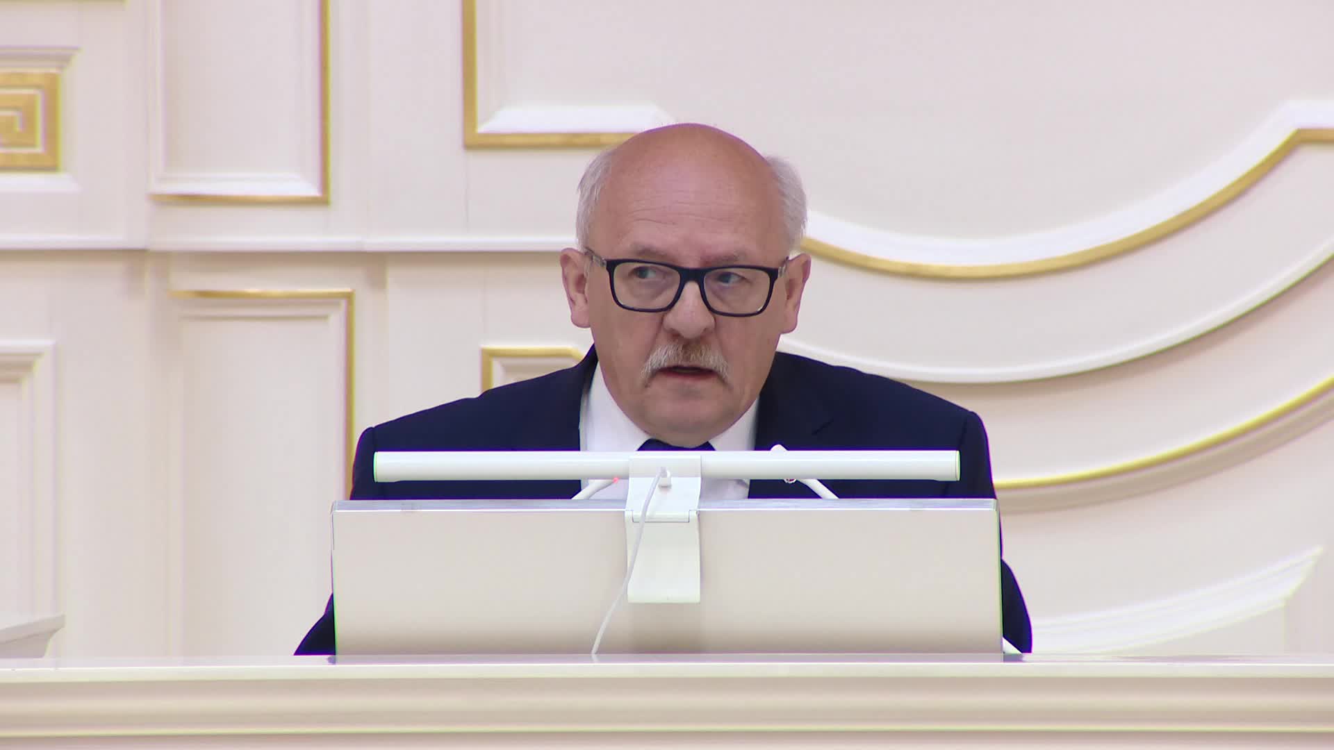 Первое заседание Законодательного Собрания Санкт-Петербурга: обсуждение законопроектов о медицине и культурном наследии
