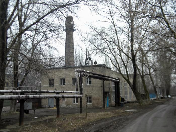 Строить новые котельные в Горловке или ремонтировать старые. Власти рассказали о планах на текущий год  В последние месяцы Горловка столкнулась с серьезными вызовами в сфере энергетики и коммунальной инфраструктуры. Как рассказал глава городского округа Иван Приходько, планы по строительству новых котельных в текущих условиях кажутся нецелесообразными. Вместо этого акцент делается на модернизацию и ремонт существующих объектов. [gorlovka.su Подробнее]    источник "Горловка.Сегодня".  #горловка  Подробнее читайте на сайте gorlovka.su