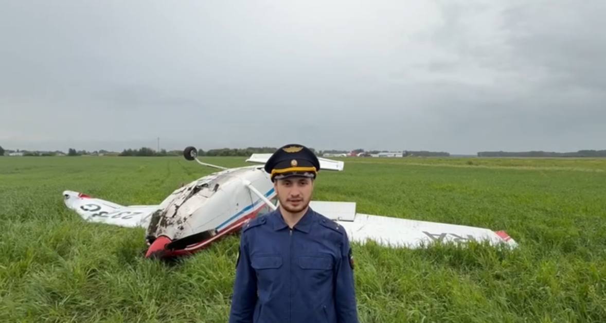 В Омской области совершил жесткую посадку легкомоторный самолет Cessna. Есть ли пострадавшие пока неизвестно. Транспортная прокуратура пообещала привести проверку по факту произошедшего Гуд Афтенун Новости