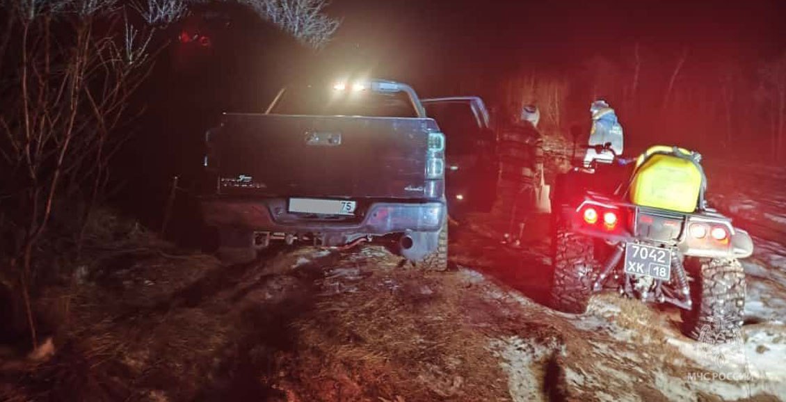 На Камчатке четыре человека застряли на лесной дороге Туристы на внедорожнике не смогли проехать к горячим источникам в Елизовском районе На помощь группе оперативно выехали спасатели Нажмите для подробностей kam24 ru news main 20251114 122628 html utm source telegram utm medium messenger