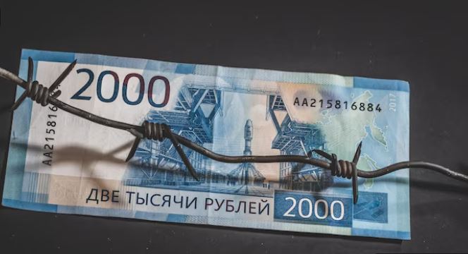 В Казани директор фирмы выплатил 10 млн рублей долга по зарплате В Советском районе Казани прокуратура добилась выплаты долгов по зарплате 133 работникам компании «Реновация». Общая сумма задолженности превысила 10 миллионов рублей. Проверка показала, что директор организации длительное время не выплачивал сотрудникам положенные средства. После вмешательства надзорного ведомства вся сумма была погашена в полном объёме. Прокуратура продолжает контролировать соблюдение трудовых прав граждан и напоминает: в случае задержек с выплатой заработной платы следует обращаться в надзорные органы. -24 Отправить новость