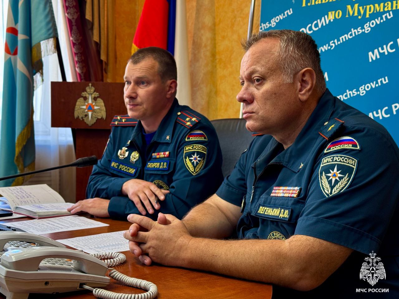 Проверка готовности: учения по ликвидации лесного пожара  В условиях, максимально приближенных к реальным, в рамках тематической проверки Главного управления МЧС России по Мурманской области, на территории региона прошли учения на оценку готовности к реагированию территориального экстренного ведомства на угрозы и факты в случае возникновения чрезвычайной ситуации.   Узнай, как прошли учения, здесь    В случае возникновения чрезвычайной ситуации звони 1  1  2