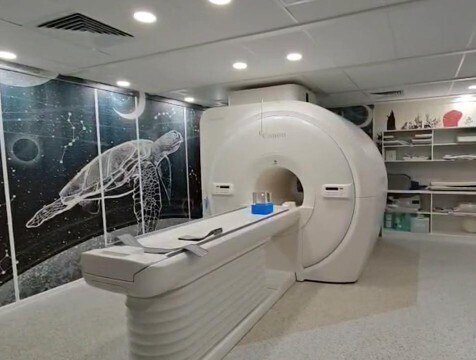 Аппарат МРТ установили в калужской Детской городской клинической больнице В Калуге теперь в двух медицинских учреждениях делают МРТ детям Одно из них Детская городская клиническая больница Там появился аппарат МРТ В тестовом режиме он заработает с 13 октября http gtrk kaluga ru news obschestvo news 57859