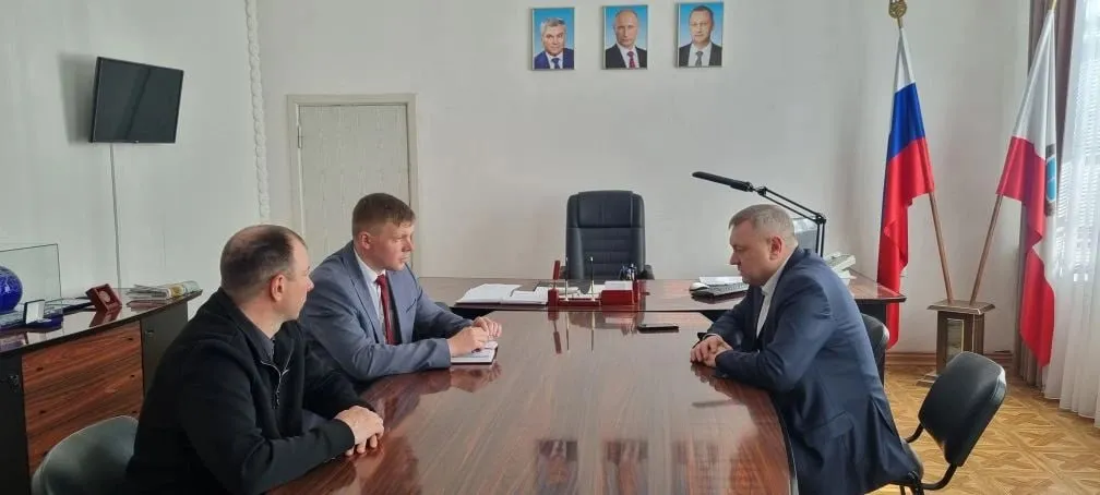 Константин Доронин обсудил с главой Базарно Карабулакского района планы по развитию муниципалитета