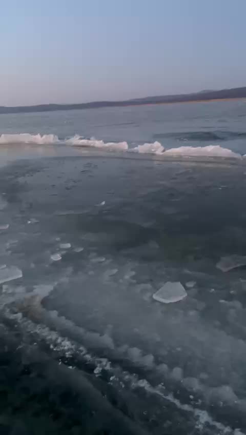 Рыбак спасен после падения в полынью на Тавричанском лимане