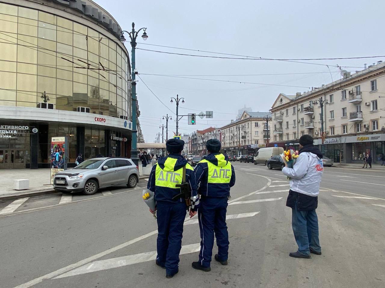 Цветочный патруль уже заметили на улицах города    Подписаться    Прислать новость