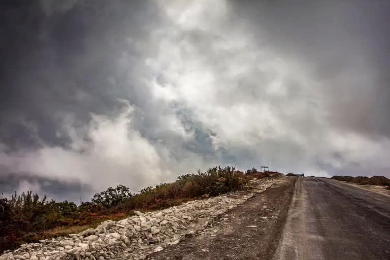 Штормовое предупреждение: усиление ветра в Крыму до 25 м/с