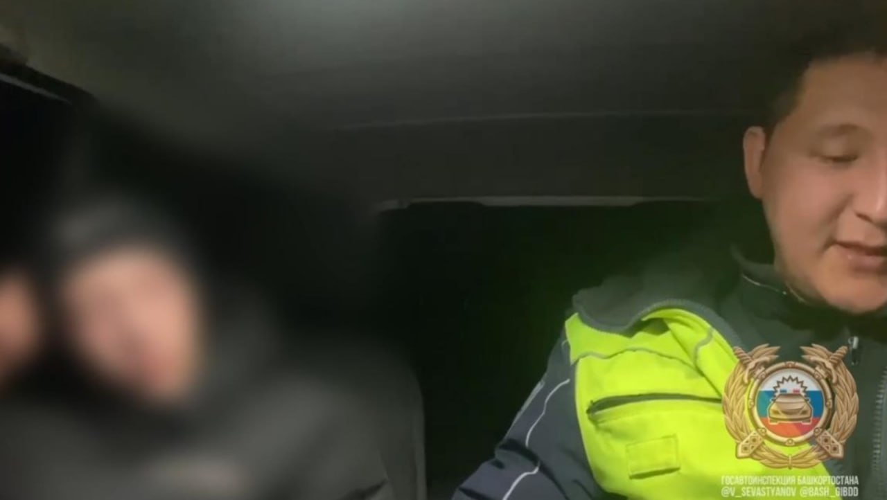 Подросток за рулем пытался скрыться от ГАИ но застрял в сугробе Накануне в Бурзянском районе сотрудники госавтоинспекции остановили ВАЗ 2109 Водитель при виде сотрудников полиции резко затормозил а потом и вовсе попытался уехать но задним ходом В итоге автомобиль застрял в сугробе При проверке выяснилось что за рулём находился подросток На место оформления процессуальных документов была приглашена его мать При ней юного правонарушителя отстранили от управления Автомобиль задержали и поместили на спецстоянку Материалы собранные госавтоинспекторами направили в подразделение по делам несовершеннолетних для установления обстоятельств при которых парень получил доступ к транспортному средству и привлечения родителей или законных представителей к ответственности за ненадлежащее исполнение обязанностей сообщили в пресс службе ГАИ РБ При отключении интернета доступен наш канал в Max Честно говоря ВК MAX подписывайтесь