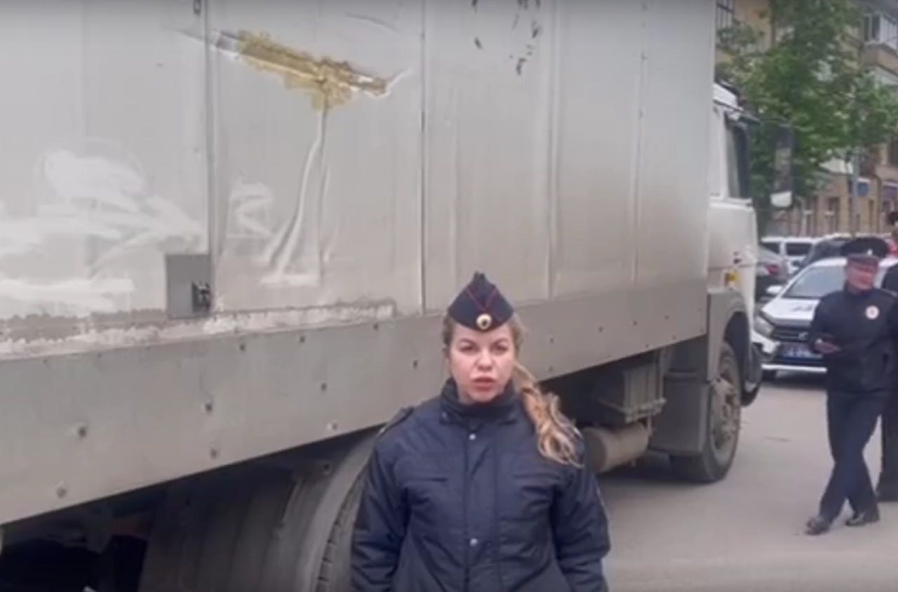 Девятилетний ребенок попал под колеса грузовика на Комсомольской улице в Нижнем Новгороде и погиб, сообщили в ГАИ.