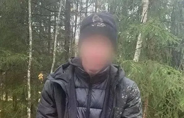 В Приморье задержан мужчина за госизмену и финансирование ВСУ Приморские силовики задержали 27 летнего местного жителя по подозрению в систематическом переводе денежных средств украинским вооруженным формированиям По информации Антитеррористической комиссии региона для осуществления транзакций задержанный использовал виртуальные карты и иностранные мессенджеры Следствие установило что мужчина неоднократно приобретал виртуальную валюту которая впоследствии направлялась на закупку экипировки и средств поражения для нужд ВСУ В отношении фигуранта возбуждены уголовные дела по статьям Государственная измена и Финансирование терроризма Задержанный уже признал свою вину и выразил раскаяние в содеянном По инкриминируемым статьям ему грозит наказание вплоть до пожизненного лишения свободы В настоящее время оперативно разыскные мероприятия по делу продолжаются Читайте нас в MAX Deitaru