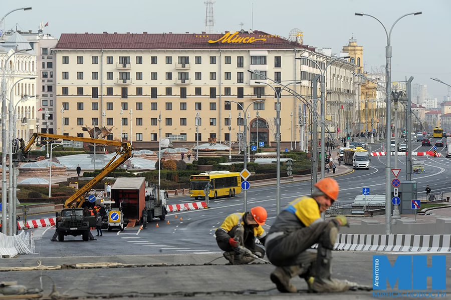 Движение по путепроводу между пр Независимости и ул Московской откроют 1 ноября в 4 утра Ремонт начался 8 февраля и изначально его планировали закончить до конца года Однако благодаря круглосуточной работе специалисты смогли завершить ремонт за девять месяцев сообщил директор Гордорстроя Сергей Панёв Как продвигался ремонт путепровода и с какими сложностями пришлось столкнуться на minsknews by   Минск Новости MINSKNEWS BY Telegram Viber FB VK Inst TikTok YouTube