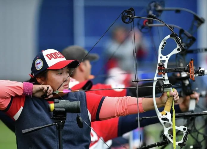 Якутск примет летний чемпионат России по стрельбе из лука Чемпионат России по стрельбе из лука состоится с 28 июня по 3 июля в Якутске Соревнования пройдут на стадионе Туймаада имени Н Н Тарского Ожидается участие более 400 сильнейших спортсменов из разных регионов страны Мероприятие отвечает целям и задачам государственной программы Спорт России инициированной президентом страны Владимиром Путиным Подробнее читайте по ссылке yk24 ru в MAX Telegram ВК VK Видео