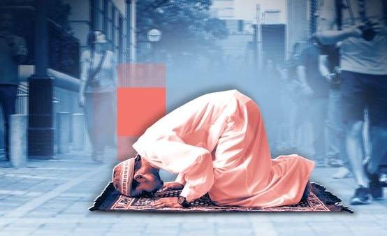 Совершение намаза в метро или водителями общественного транспорта во время работы является недопустимым и провокационным заявил Валерий Фадеев председатель Совета при президенте по развитию гражданского общества и правам человека Россия Подписаться на Pravda ru