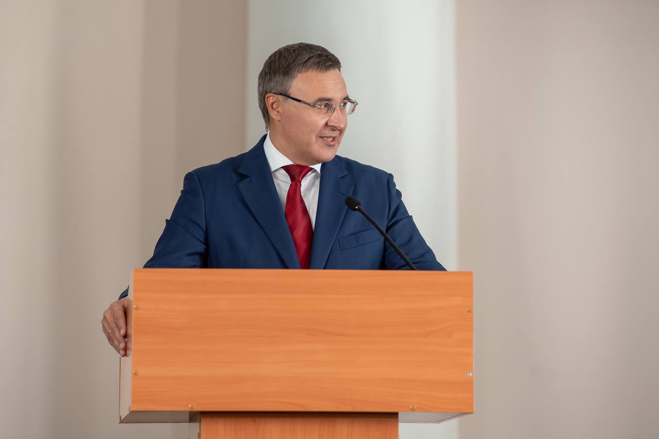 Валерий Фальков представил коллективу Казанского национального исследовательского технического университета им А Н Туполева КАИ Кирилла Охоткина в качестве ректора Новости Новости Министерства Ранее в феврале 2025 года Кирилл Охоткин был назначен исполняющим обязанности ректора КНИТУ КАИ
