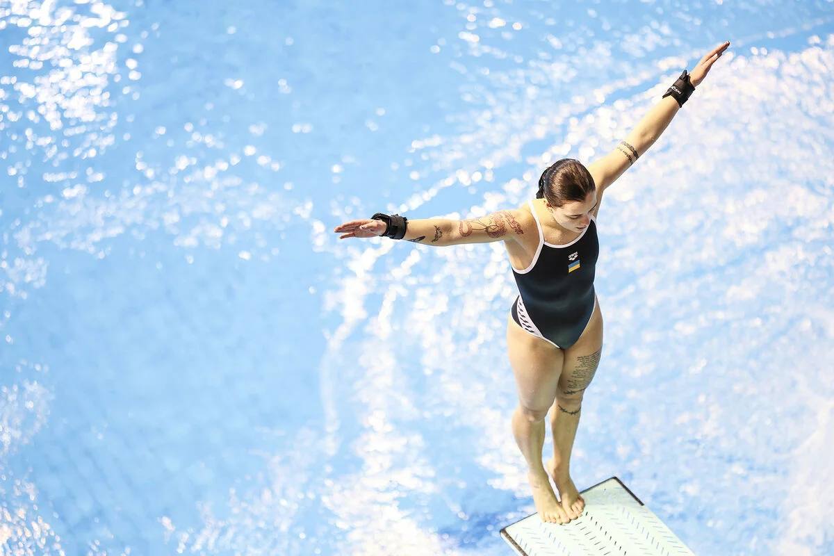 Зеленский лишил стипендии чемпионку Европы по прыжкам в воду Лискун Ранее София в интервью Известиям рассказала что отказалась от украинского гражданства и приняла российское Стипендии также лишили тренера спортсменки Сендзюк Александру Сергеевну Лыскун 23 года она родилась в Луганске Спортсменка является серебряным призером чемпионата мира в прыжках с вышки в миксте 2022 и чемпионкой Европы в командных соревнованиях 2018 и в синхронных прыжках с вышки 2024 Подписывайтесь на РИА Новости Спорт в MAX