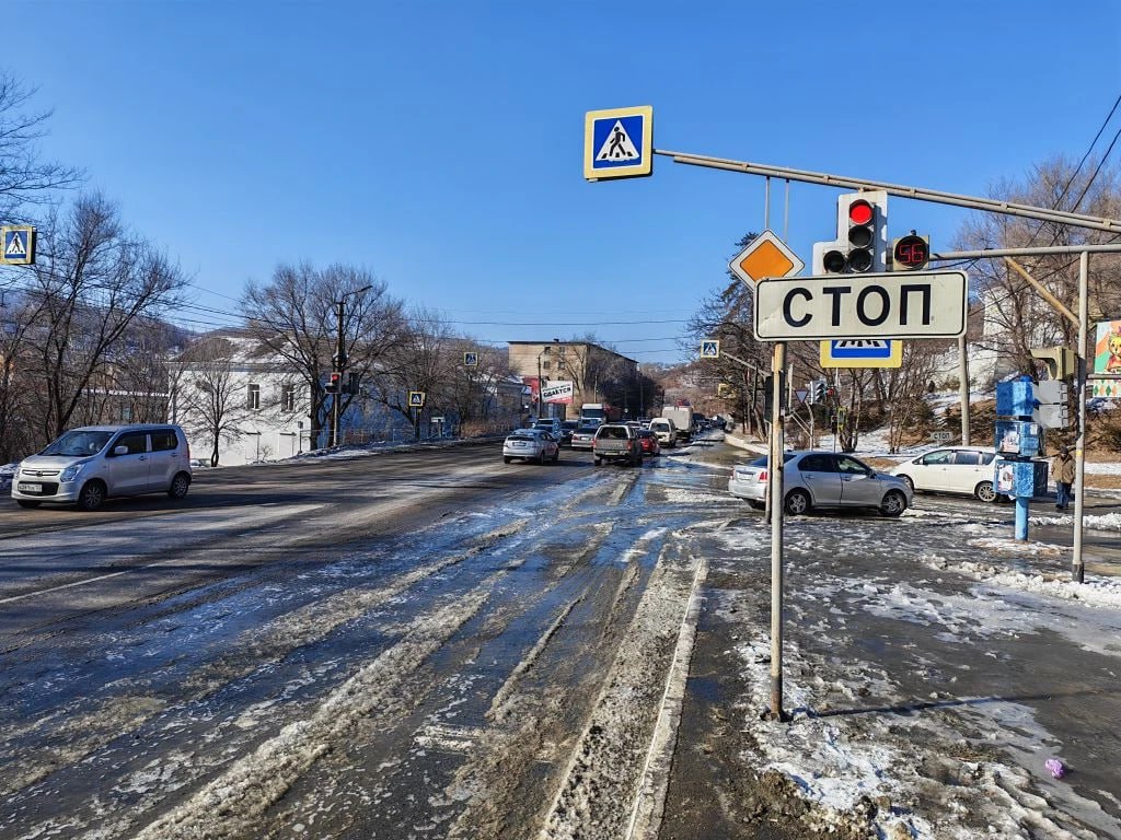 Вниманию водителей Сегодня 28 января с 13 00 до 18 00 в связи с работами по ремонту водопровода в районе Тихоокеанской будет перекрыта для движения автотранспорта полоса Находкинского проспекта от перекрестка с ул Седова до ТЦ Тихоокеанский Просим отнестись к затруднениям движения с пониманием Приносим извинения за доставленные неудобства Администрация Находки в МАХ