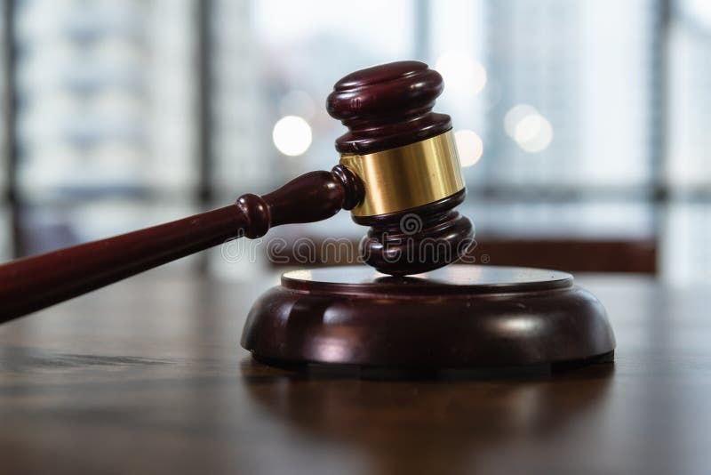 В Волгоградской области завершено расследование дела 16-летнего подростка, обвиняемого в смертельном ДТП. 30 мая молодой водитель без прав взял автомобиль отца и вместе с другом ехал из Алексеевской в Урюпинск. На дороге между хуторами он сбил 54-летнего мужчину, который шёл по обочине. Пострадавший скончался на месте. Подросток скрылся с места аварии, спрятал машину в лесополосе и снял номера. Сейчас дело передано в суд, обвиняемый ознакомился с материалами. Полиция напоминает о важности соблюдения правил дорожного движения и ответственности за нарушения. #НастоящийВолгоград Подписаться