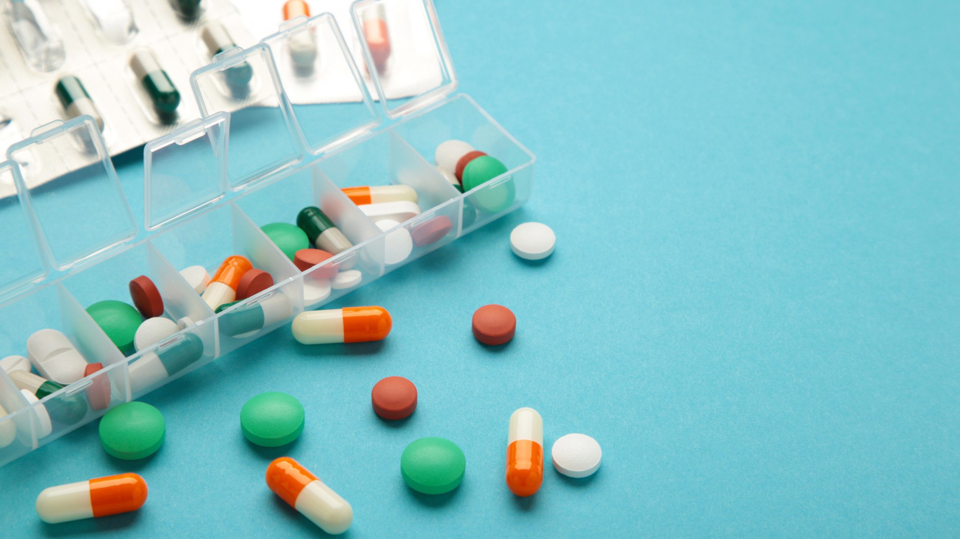 В аптеках Москвы и некоторых других городах России временно отсутствует в продаже нейролептик производства компании AstraZeneca В компании пояснили что перебои возникли из за переоформления регистрационного досье Подробнее   clck ru 3R2JCR Фармвестник Регуляторика