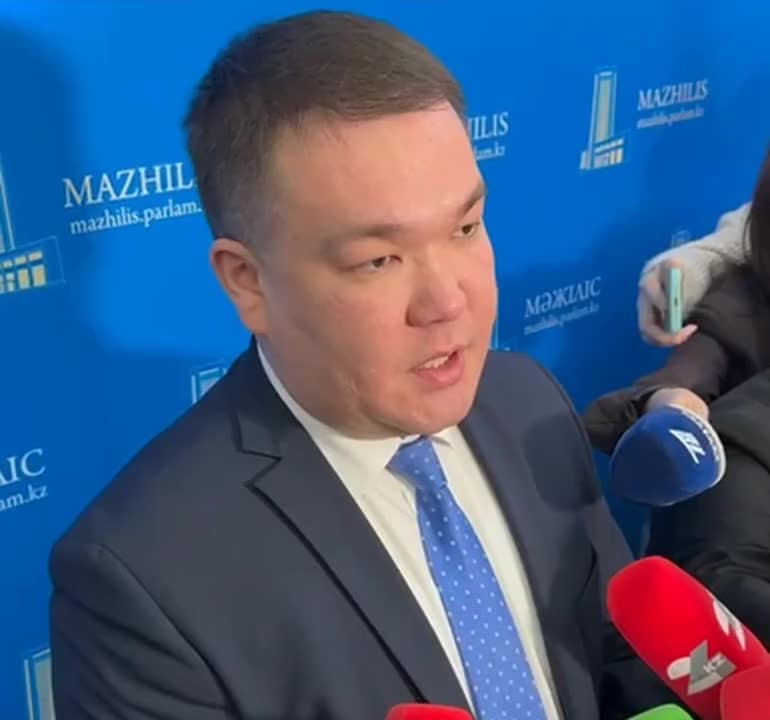 Президент Казахстана предлагает модернизацию НПЗ и строительство нового завода