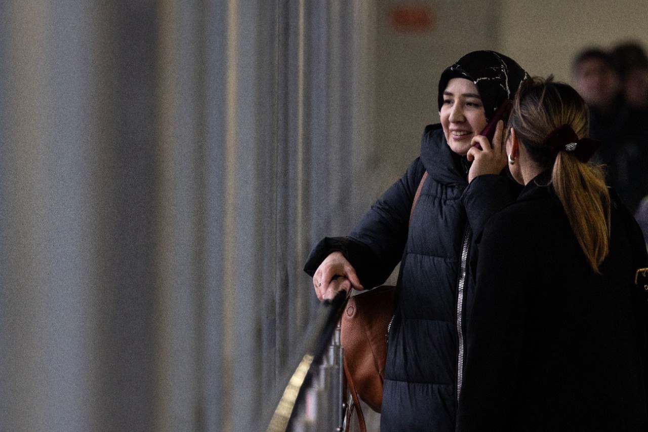 Мигрантам хотят прикрыть лазейку для двойного гражданства с Россией Договор о двойном гражданстве с Таджикистаном нужно денонсировать так как он ведет к некачественной миграции заявил зампред комитета Госдумы по экономической политике Михаил Делягин По его словам документ в свое время был призван помочь Таджикистану залечить раны чудовищной гражданской войны и облегчить получение гражданства РФ носителям русской культуры пишет Газета Ru Теперь же эти задачи выполнены и договор полностью утратил свой исходный смысл Подпишитесь на Абзац TG VK Дзен MAX Rutube