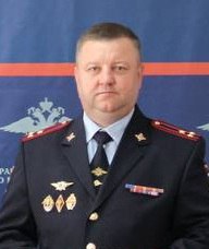 В Волжском новый начальник УМВД Им назначен полковник полиции Александр Числов 2 октября начальник ГУ МВД России по Волгоградской области генерал майор полиции Дмитрий Свинов представил личному составу Управления МВД России по Волжскому нового руководителя Александр Числов родился в 1978 году Имеет высшее юридическое образование В органах внутренних дел служит с 2000 года Начинал службу в ОВД Дубовского района затем возглавлял Отдел МВД России по Жирновскому району Награжден ведомственными наградами С 2015 года занимал должность заместителя начальника управления начальника полиции Управления МВД России по Волжскому Волжская правда Подписаться