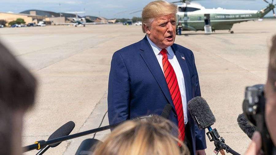 Трамп считает, что от высказываний Зеленского одни проблемы. «Зеленский не оказывает своей стране услугу, разговаривая тем образом, которым он это делает. Всё, что выходит из его рта, вызывает проблемы. Мне это не нравится, ему лучше перестать». Трамп, как оказывается, недоволен всеми — и Путиным, и Зеленским, и Илон Маск почему-то решил политикой не заниматься, а вернуться к своему бизнесу. Совпадение? Не думаю! С Зеленским-то все понятно, но есть такое ощущение, что Трамп тоже проблема, причем очень большая! Он считает себя умнее всех или ему ветром голову надуло?
