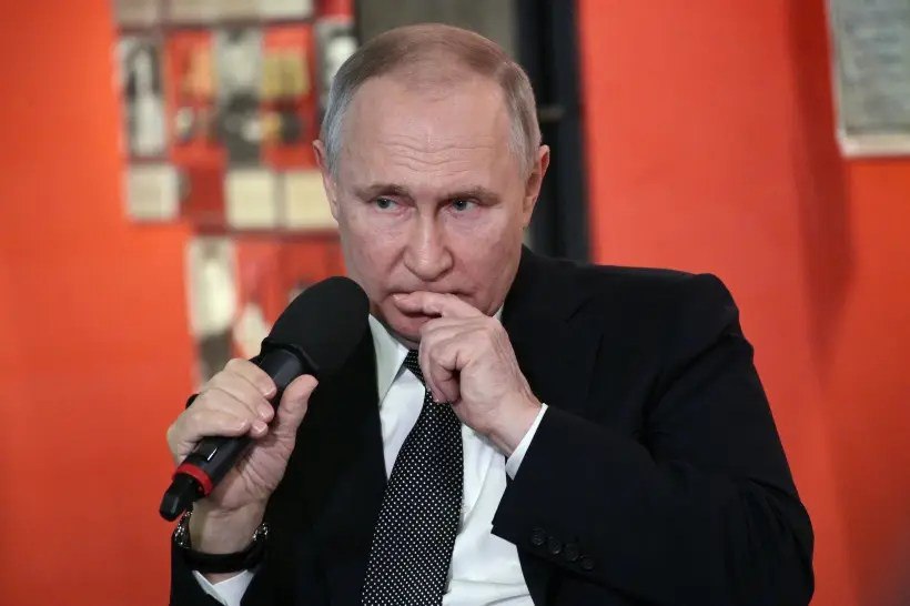 Вопрос переименования Волгограда в Сталинград должен решаться на региональном уровне местными жителями заявил президент РФ Владимир Путин