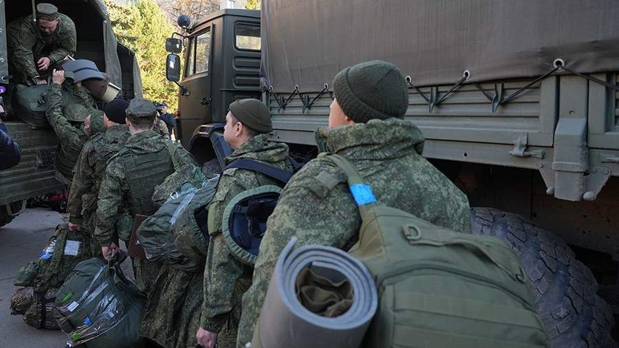 Читинцам будут платить за помощь Минобороны в поиске добровольцев  Жителям Читы будут предоставлять единовременную выплату за помощь Минобороны РФ в поиске добровольцев. Соответствующее постановление опубликовано на сайте администрации краевого центра.    Чтобы получить средства, нужно подписать соглашение на обработку персональных данных, предоставить документы и написать заявление.    Размер выплаты не уточняется.