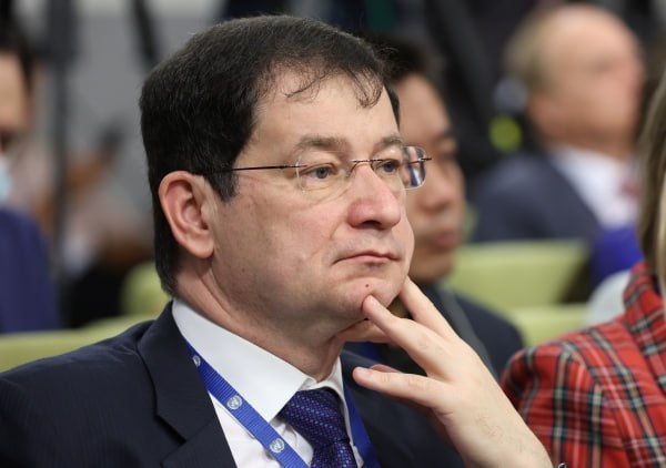 Дмитрий Полянский назначен постпредом России при ОБСЕ в Вене Указ подписал Владимир Путин Другим аналогичным документом президент освободил Александра Лукашевича от обязанностей постпреда при ОБСЕ назначив постоянным представителем при уставных органах СНГ Ранее Полянский занимал должность первого заместителя постоянного представителя России при ООН Подписаться на Говорит Москва Telegram VK MAX