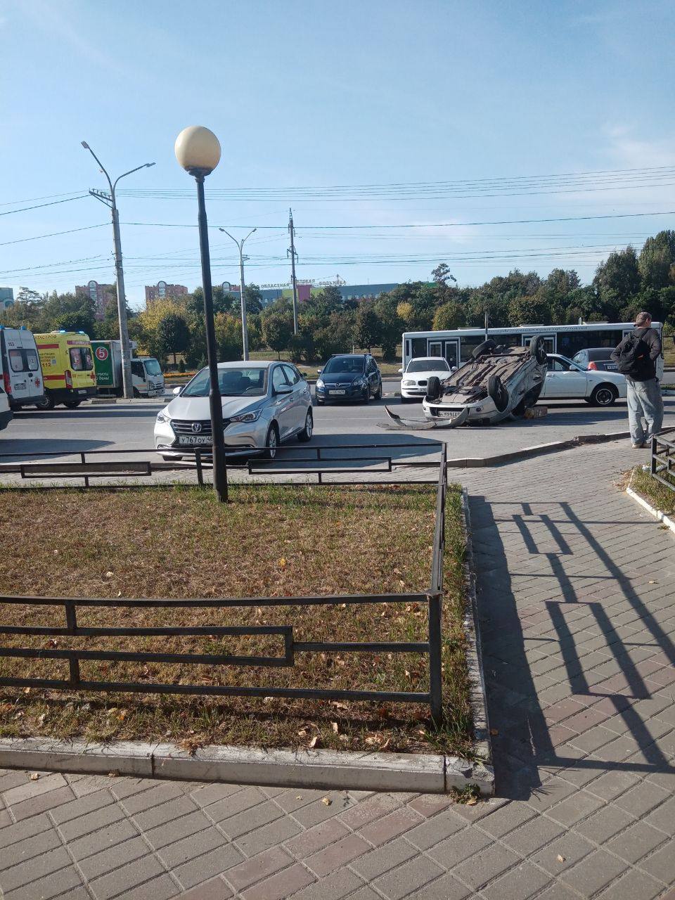 Авария на улице Московская в Липецке ДТП произошло рядом с остановкой Областная больница На месте работают оперативные службы подробности происшествия уточняются Подписаться Предложить новости