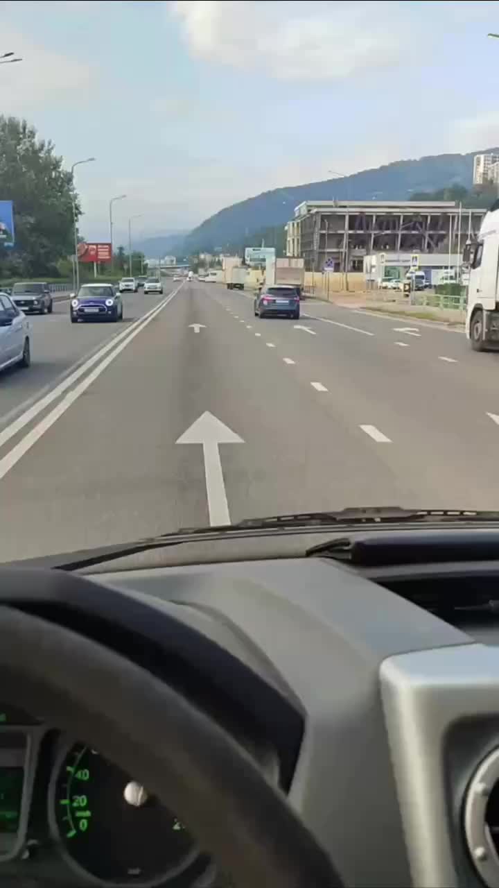 Спасатели Сочи оказали помощь пострадавшим туристам в горах