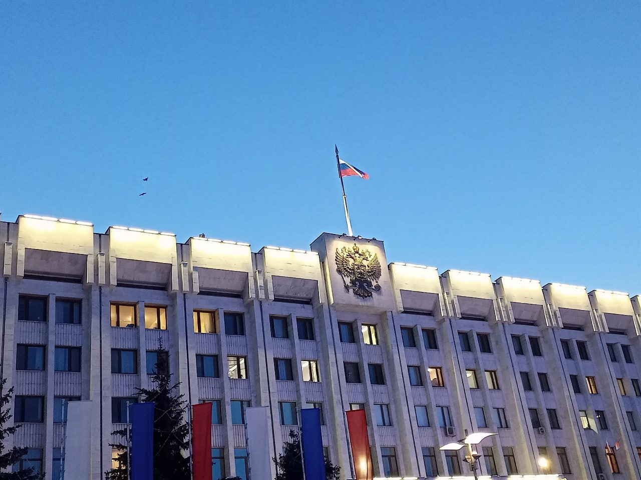 Большой брат будет бдить в Самарской области могут создать новую структуру для контроля за СМИ и блогерами Такое поручение дал губернатор Вячеслав Федорищев Задача новой организации следить за информационным пространством региона Если будут обнаружены нарушения структура сможет направлять обращения в правоохранительные органы По словам губернатора некоторые финансово промышленные группы используют свои ресурсы для распространения недостоверной информации Их цель подорвать доверие к региональному правительству и лично к губернатору Сейчас власти прорабатывают детали создания новой структуры и обсуждают её полномочия Подписаться Написать нам