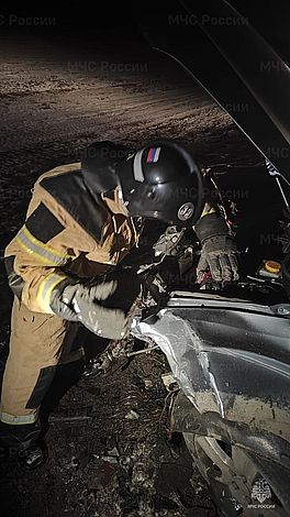 В Орловской области в тройном ДТП пострадали четыре человека  Авария случилась вечером 6 января на трассе "Орел – Тамбов" в Свердловском районе  Травмы получили два водителя и два пассажира. Все пострадавшие – взрослые  Фото: ГУ МЧС России по Орловской области    Вести-Орел. Подписаться