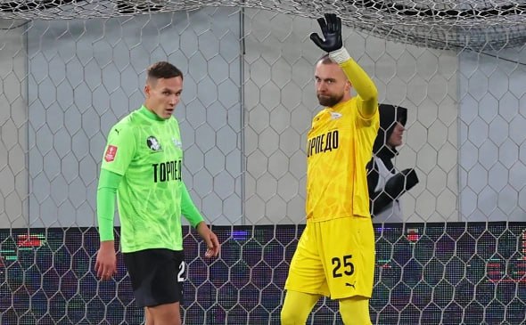 ФУТБОЛ ТОРПЕДО ПРОБИЛОСЬ В ЧЕТВЕРТЬФИНАЛ ПУТИ РЕГИОНОВ КУБКА РОССИИ Московское Торпедо победило Кубань Холдинг станица Павловская из Второй лиги Б в шестом раунде пути регионов Фонбет Кубка России и вышло в четвертьфинал Основное время матча в Химках завершилось со счетом 1 1 У хозяев поля забил Владислав Шитов 21 я минута гости сравняли на 75 й Максим Дмитриев реализовал пенальти В серии послематчевых пенальти точнее было Торпедо 3 1 В первом четвертьфинальном матче Торпедо сыграет с калининградской Балтикой Торпедо 15 октября вернуло на пост главного тренера Олега Кононова который работал с командой с января 2024 года и ушел из клуба 15 августа ФОТО Телеграм канал ФК Торпедо авроармедиа футбол Telegram экосистема АВРОРА  МЕДИА МЕДИА НОВОСТИ РЕГИОН ЛАЙФ СПОРТ ГЕРЛЗ ХАЙТЕК ПЕРСОНЫ ИНСАЙД КРИМИНАЛ МОЛОДОСТЬ LIVE АВРОРА  МЕДИА YOUTUBE RUTUBE