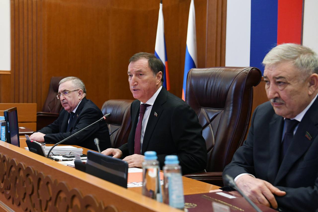 В первом чтении приняли законопроект о предоставлении новых выплат для участников СВО Единовременная выплата в размере 300 000 рублей будет предоставляться Военнослужащим контрактникам Мобилизованным гражданам Добровольцам если они получили увечье в период СВО начиная с 24 февраля 2022 года и это повлекло за собой установление инвалидности I группы