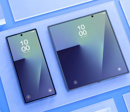 Складной iPhone от Apple выйдет в 2026 году и будет похож на Samsung Galaxy Z Fold 7 — Марк Гурман Как пишет в своем очередном информационном бюллетене журналист Bloomberg и известный эксперт по продукции Apple Марк Гурман, компания из Купертино планирует выпустить первый складной iPhone в 2026 году. По своей концепции устройство будет довольно похоже на Samsung Galaxy Z Fold 7. Читать далее