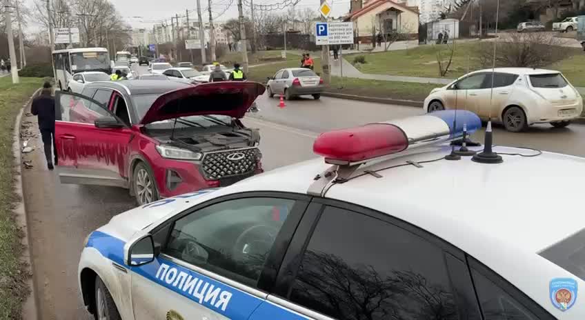 Два человека пострадали в ДТП на проспекте Октябрьской Революции в Севастополе
