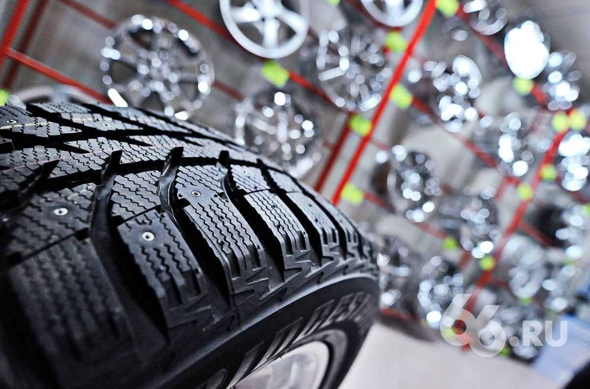 Цены в шиномонтажках вырастут на 10 15 Это произойдет весной сообщили Известиям представители отрасли В качестве причин участники рынка называют дефицит кадров рост налогов расходов на персонал и оборудование увеличение административной нагрузки Рост цен связан и с сокращением количества шиномонтажей из за жилой застройки в крупных городах   на связи в TG MAX VK