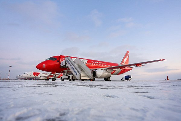 Летевший в Астану самолет Red Wings вернулся в Екатеринбург по технической причине  Самолет авиакомпании Red Wings, летевший из Екатеринбурга в Астану  Казахстан , вернулся в аэропорт Кольцово по технической причине. Об этом сообщает ТАСС со ссылкой на пресс-службу авиакомпании.  "Воздушное судно, выполнявшее рейс WZ 1097 Екатеринбург — Астана, вернулось в аэропорт вылета по технической причине. В целях обеспечения безопасности полетов и в соответствии с правилами выполнения полетов командир воздушного судна принял решение о возврате в аэропорт Кольцово", – говорится в сообщении.  aviaru.net/n279570