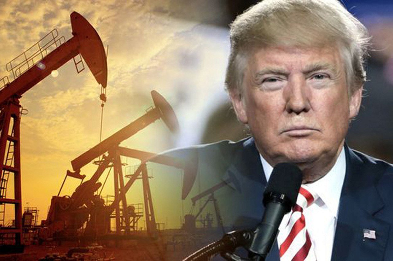 Сечин полагает, что Трамп снимет ограничения на нефтедобычу в США  Новый американский лидер Дональд Трамп, возможно, пример оперативное решение об отмене ограничения на добычу черного золота в США. Также, скорее всего, Трамп займется снижением налогов и перекачкой вложений из альтернативной энергетики в реальный экономический сектор.   Такие версии развития событий в Соединенных Штатах высказал руководитель Роснефти Игорь Сечин на форуме в Дохе.  Свои выводы Сечин строит на анализе предвыборной программы Трампа. И указанные меры глава Роснефти называет достаточно адекватными, поскольку они должны оказать поддержку экономике Америки. «В конце концов, Дональд Трамп - президент США, а не Мексики или Канады», — заявил Сечин      YouTube   sponsr.ru