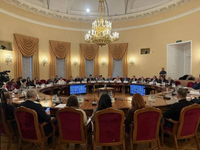 На круглом столе в Госдуме предложили выплачивать отцам по 1 000 000 рублей за верность и сохранение семьи По задумке инициаторов мужчина который прожил с женой весь год и не ушёл налево сможет получить денежное поощрение Романтика с финансовой поддержкой МоскВайб мы в МАХ