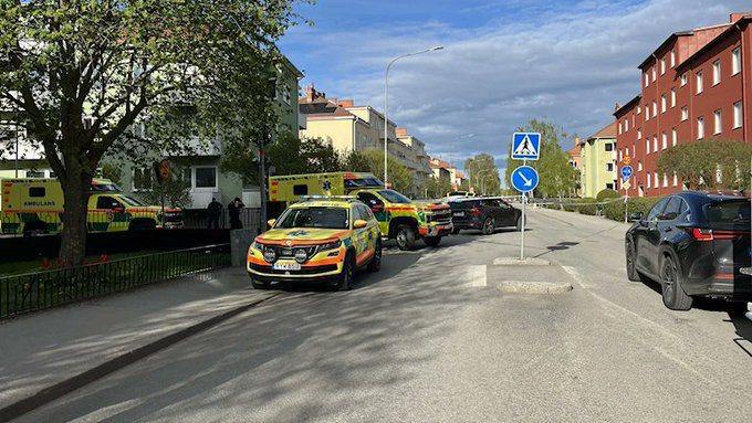 В шведской Уппсале произошла стрельба, есть пострадавшие — СМИ Полиция сообщила о нескольких раненых в результате инцидента. Подробности и число пострадавших уточняются. Прислать новость
