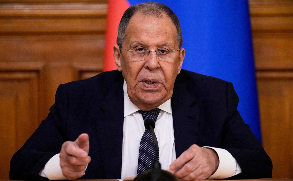 Путин готов принять концепцию США по Украине и двигаться дальше в практическом плане на предложенной основе Однако прямого ответа от США на это предложение не последовало заявил Лавров Министр добавил что стороны договорились взять паузу чтобы обдумать предложения Подпишись RogandarNEWs мы в MAX