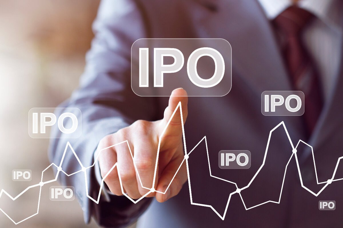 Российские компании выросли на IPO: исторический минимум недооценки.     Эмитенты перестали дарить инвесторам премии, цены выросли.