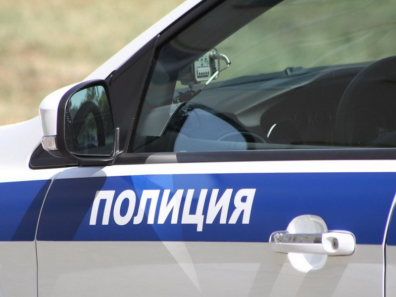 Две девочки в Нижнеудинске избили третью 3 августа в полицию Нижнеудинска поступило сообщение о том, что две девочки избили третью и снимали всё на видео, выкладывая в интернет. Личности всех трёх девочек установлены, сообщает пресс-служба ГУ МВД России по Иркутской области. Пострадавшей — 12 лет. Били её две знакомые, 13 и 15 лет. Учатся они в разных школах. Предположительно, причиной инцидента стал конфликт в соцсетях. Обидчицы уже попадали в поле зрения правоохранительных органов, одна из них состоит на учёте в ПДН. С родителями агрессивных девочек ведётся работа. Их привлекли к ответственности за ненадлежащее воспитание. Пострадавшую девочку направили на медосвидетельствование. По его результатам будет принято правовое решение. #иркутск