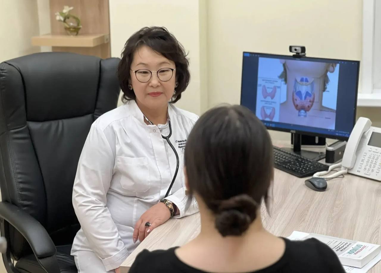 47 случаев рака на ранней стадии выявили по проекту Мамино здоровье в Якутии В Якутии проект Мамино здоровье направленный на заботу о женском здоровье охватил свыше 83 тысяч жительниц республики сообщает Минздрав республики Проект Мамино здоровье доступен для всех женщин независимо от места их проживания Анкетирование можно пройти в фельдшерско акушерских пунктах врачебных амбулаториях и поликлиниках по месту жительства Это делает проект доступным и удобным для всех женщин проживающих в регионе Проект Мамино здоровье является частью национального проекта Продолжительная и активная жизнь инициированного Президентом России Владимиром Путиным который направлен на улучшение качества и увеличение продолжительности жизни жителей региона ulusmedia Читайте нас в MAX