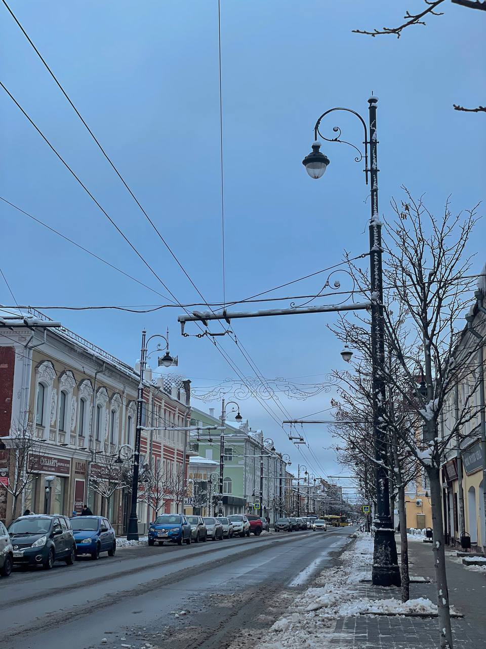 Рыбинск официально вошёл в состав «Золотого кольца России» Решение было принято на заседании комиссии Минэкономразвития. Эксперты оценили изменения, произошедшие в городе за последние несколько лет, а также отметили большое количество объектов показа. Теперь он занимает пятое место в списке городов Ярославской области, после Ярославля, Переславля-Залесского, Ростова Великого и Углича. Это важное событие для региона, которое откроет новые возможности для развития туризма и привлечет внимание к богатой истории и культуре города. Рыбинск - город с уникальной архитектурой, живописными набережными и богатым историческим наследием. Уверена, что включение в «Золотое кольцо» станет стимулом для дальнейшего развития города, создания новых рабочих мест и улучшения инфраструктуры. Подписаться СКРОЗНИКОВА