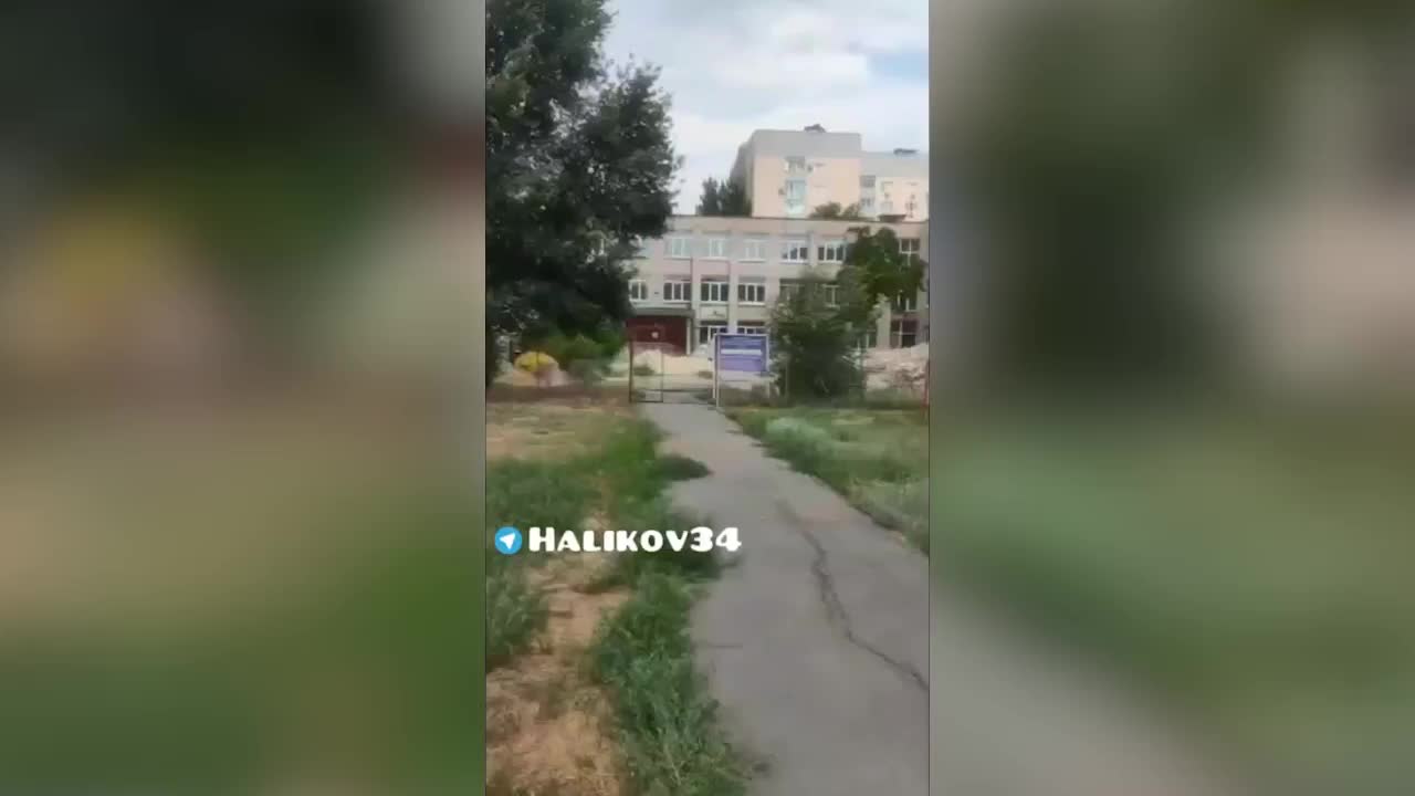 В Волжском закрывают школу №32 на полгода из-за срыва ремонта