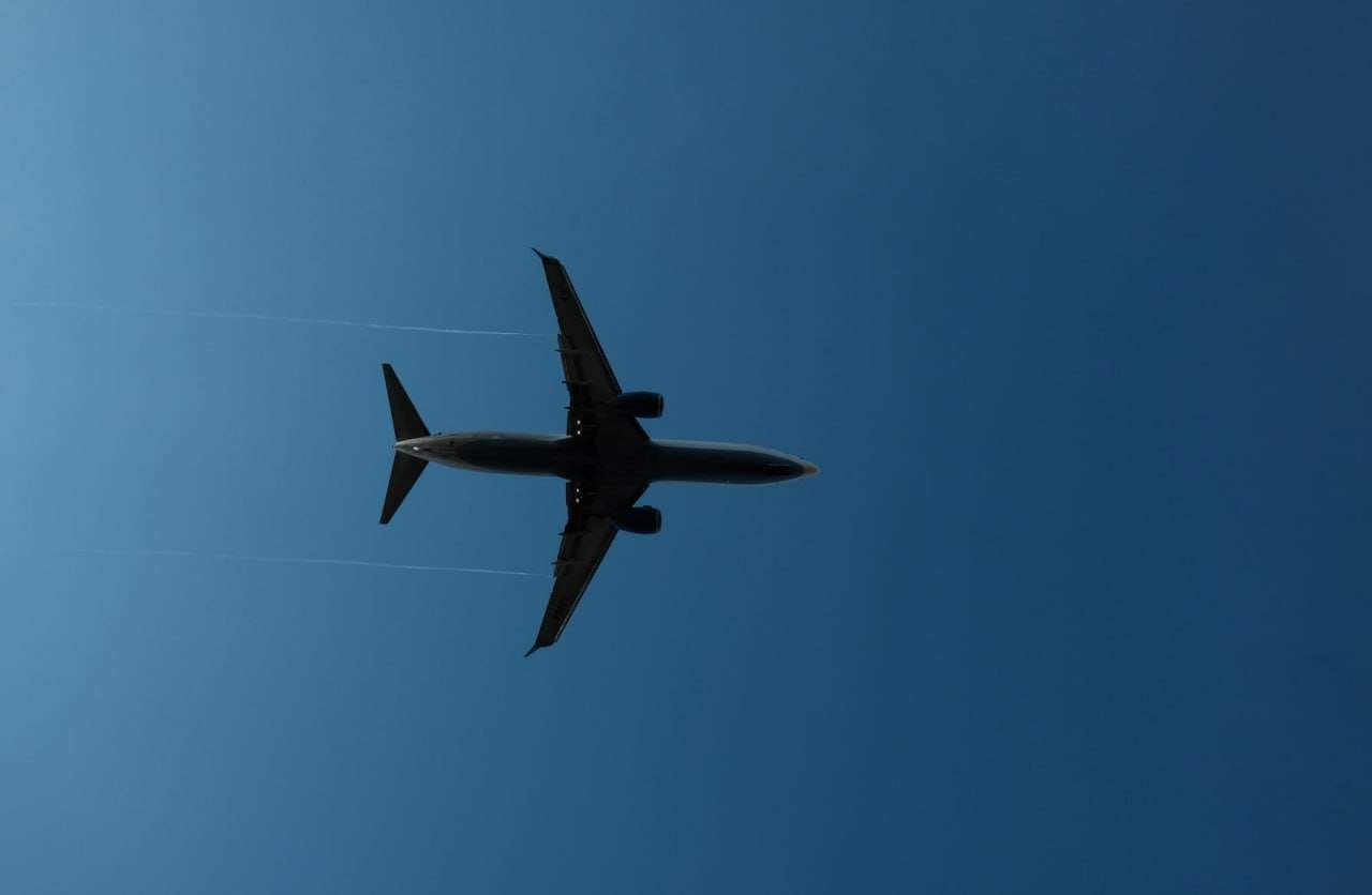 Небо над Приморьем закроют на время проведения ВЭФ С 3 по 6 сентября небо над частью края станет недоступным для большинства полётов В краевом министерстве транспорта сообщили ограничение будет действовать в радиусе 250 км от Владивостока Частные самолеты дроны и другие воздушные суда не смогут осуществлять полёты в этой зоне Исключение сделано для судов задействованных в организации форума Подробнее читайте на сайте ОТВ Otvprimofficial