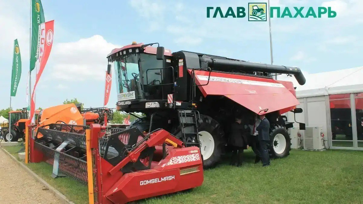 Украинские власти всё таки приняли решение о конфискации активов Гомсельмаш В начале октября 2025 года мы уже писали о том что украинские власти хотят конфисковать имущество белорусского холдинга Гомсельмаш Тогда Министерство юстиции Украины инициировало процесс конфискации имущества компании из РБ в стране Теперь Минюст Украины официально заявил что власти приняли решение о конфискации активов Гомсельмаш в пользу государства Подробнее читайте